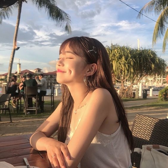 Khi chị em đã chống nắng thì chẳng tia nắng nào có cơ hội chạm vào
