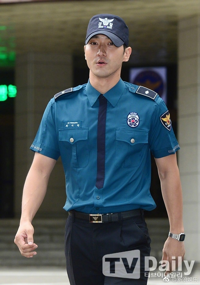 Đẹp trai rạng ngời ngày xuất ngũ Lee Min Ho, Jae Joong cùng loạt sao