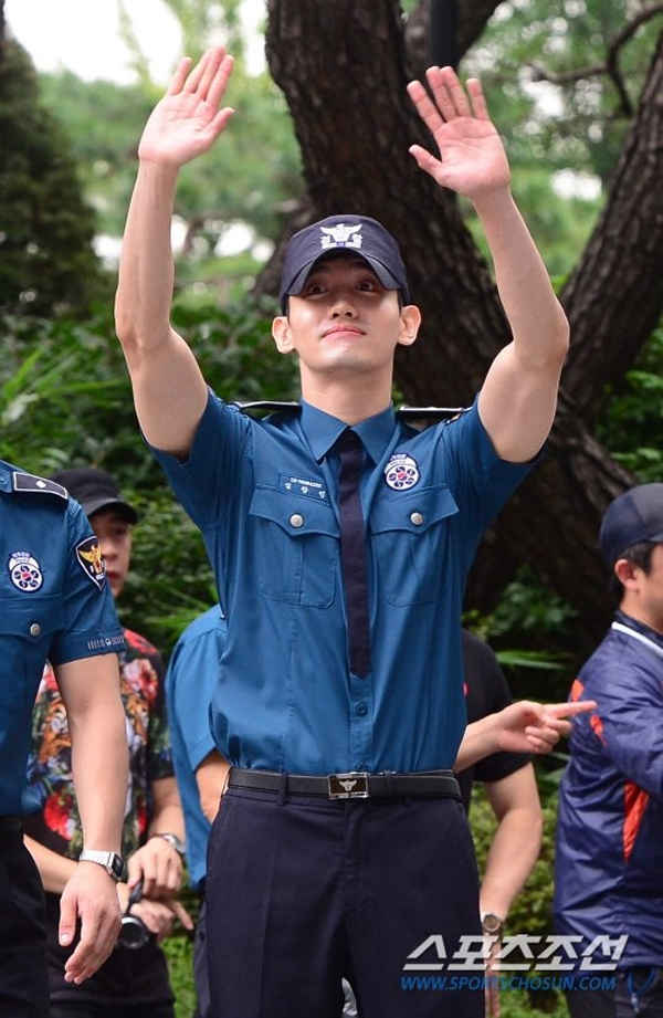 Đẹp trai rạng ngời ngày xuất ngũ Lee Min Ho, Jae Joong cùng loạt sao