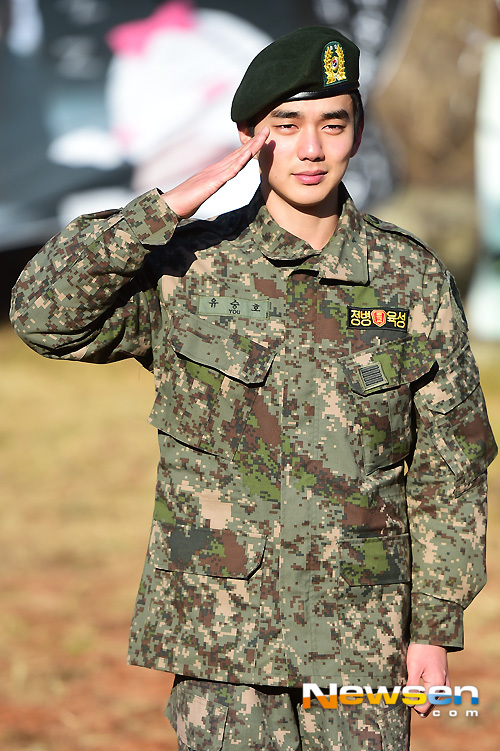 Đẹp trai rạng ngời ngày xuất ngũ Lee Min Ho, Jae Joong cùng loạt sao