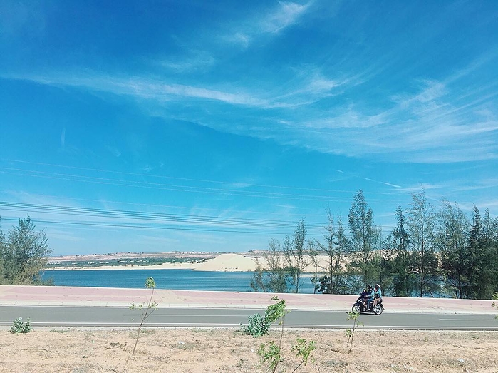 Điểm danh những con đường ven biển đẹp đến ngỡ ngàng ở Việt Nam