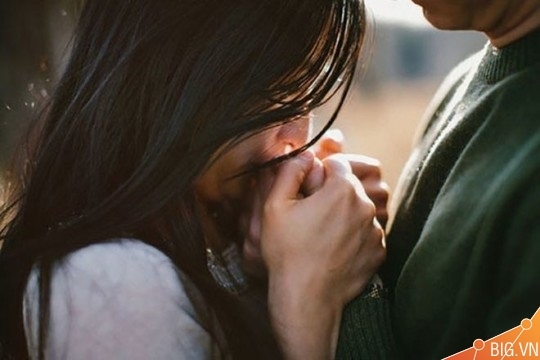 Đừng bao giờ níu kéo tình yêu bằng cách này