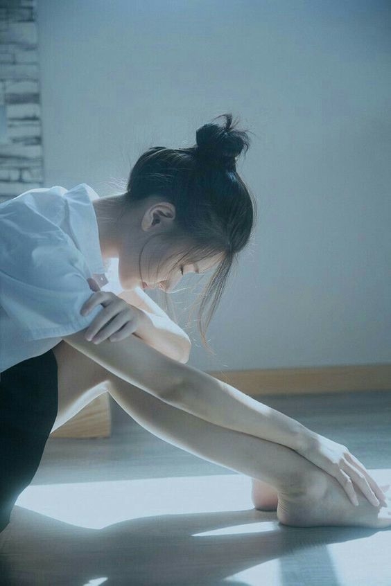 Gặp khó khăn phải biết tự mình đứng dậy, chứ yếu đuối cho ai coi?