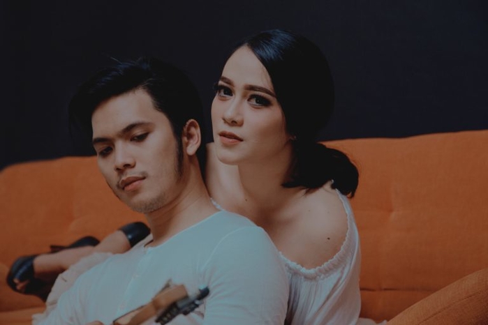 Góc lãng xẹt: Giận nhau vì bạn gái mê dưỡng da