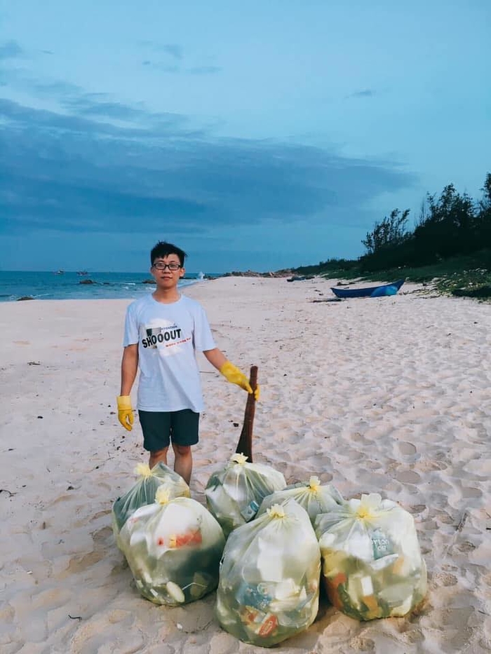Hai vợ chồng dành tuần trăng mật của mình để hoạt động vì môi trường