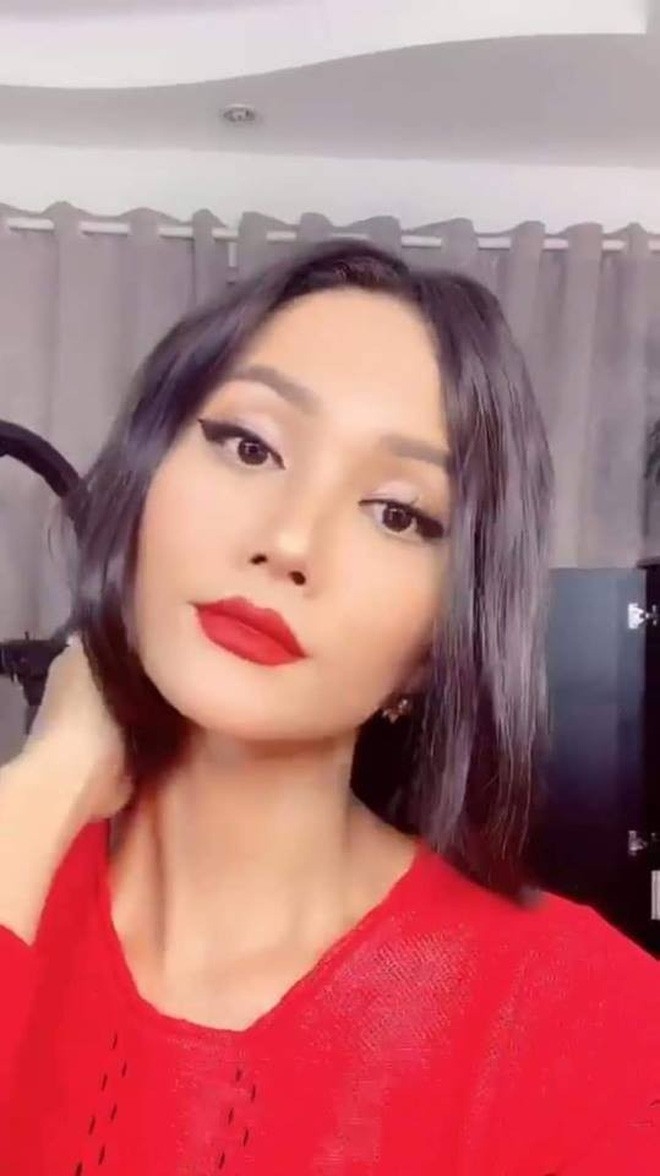 H'Hen Niê: Nàng hậu chịu khó biến hoá kiểu tóc nhất nhì showbiz Việt