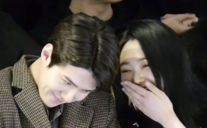 Hiếm có idol nào như Sehun được fan đẩy cả “chiến hạm” chọn người yêu