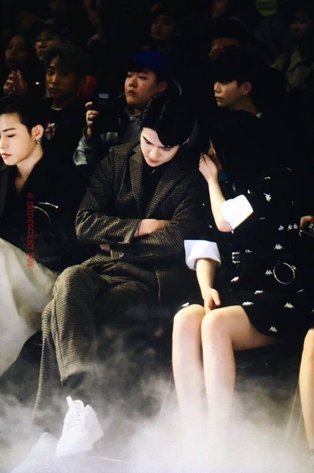 Hiếm có idol nào như Sehun được fan đẩy cả “chiến hạm” chọn người yêu