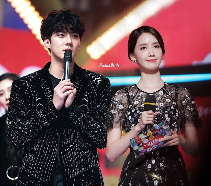 Hiếm có idol nào như Sehun được fan đẩy cả “chiến hạm” chọn người yêu