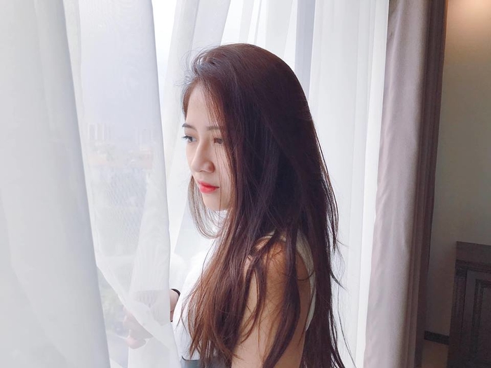 Hoàng Thùy Linh thay thế Trâm Anh đóng phim sitcom học đường