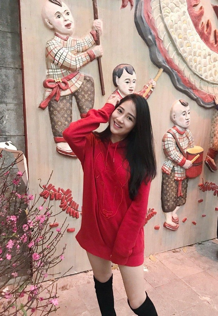 Hoàng Thùy Linh thay thế Trâm Anh đóng phim sitcom học đường