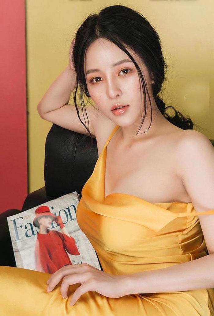 Hoàng Thùy Linh thay thế Trâm Anh đóng phim sitcom học đường