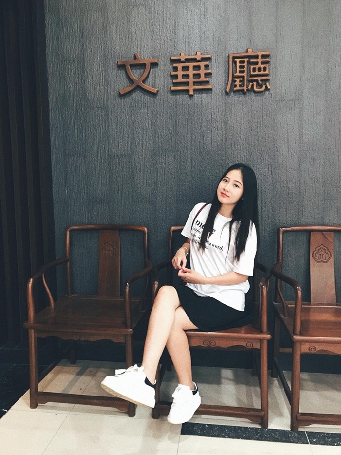 Hoàng Thùy Linh thay thế Trâm Anh đóng phim sitcom học đường
