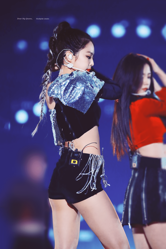 Idol Kpop bị stylist cho ăn hành