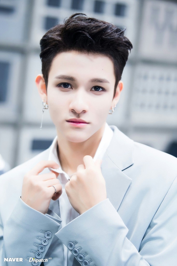 Idol Kpop sở hữu vẻ đẹp lai