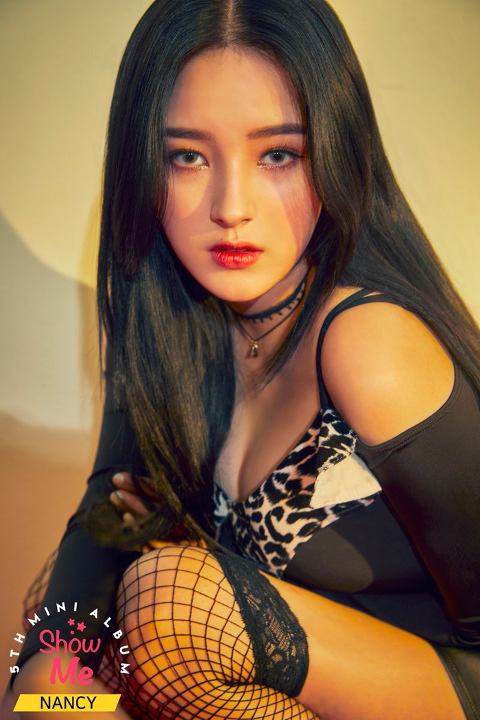 Idol Kpop sở hữu vẻ đẹp lai