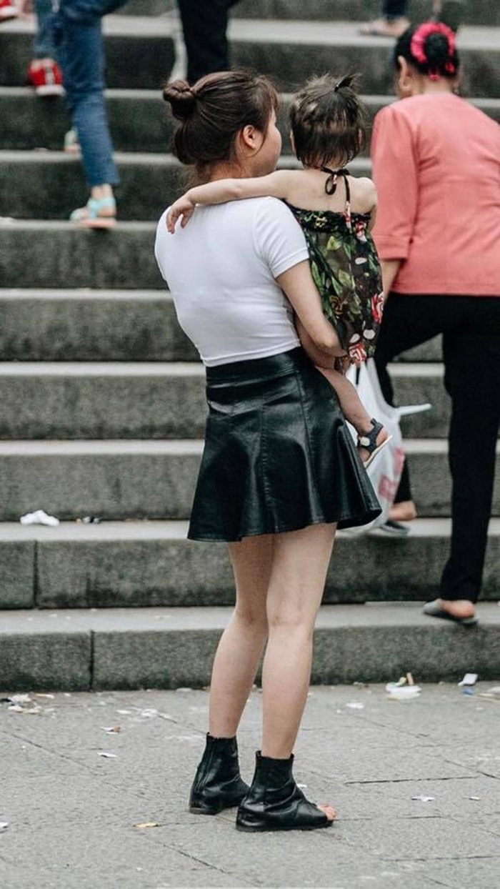“Kín ít hở nhiều” mà vẫn tới lễ chùa thì thật sai lầm