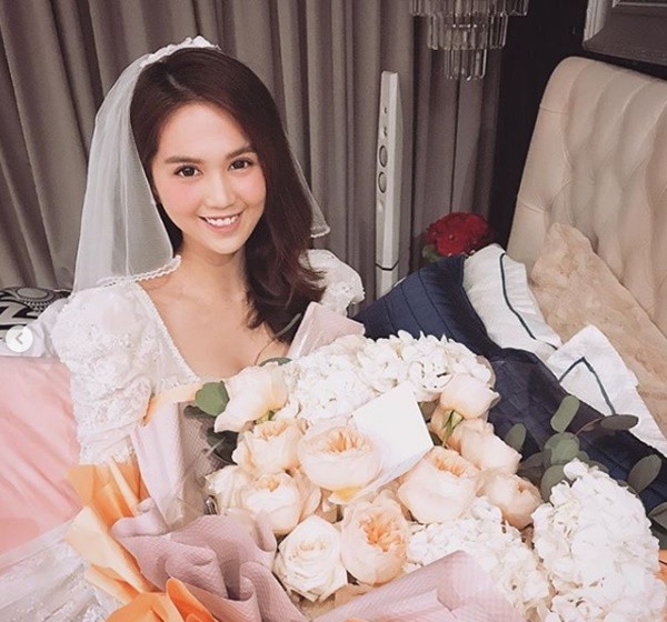 Lấp lửng khoe người yêu, mỹ nhân Việt ngày đêm bị fan hối thúc đòi xem