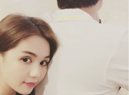 Lấp lửng khoe người yêu, mỹ nhân Việt ngày đêm bị fan hối thúc đòi xem