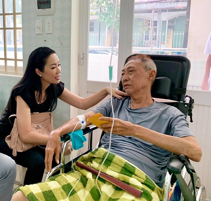 Lê Bình chia nửa số tiền được hỗ trợ cho Hoàng Lan