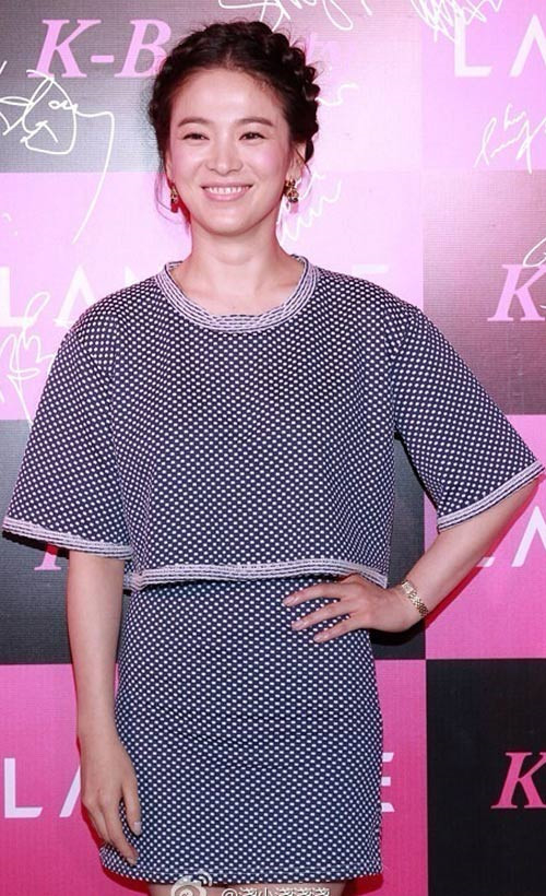 Luôn trẻ trung là vậy, Song Hye Kyo cũng có đôi lần bị chê già hơn
