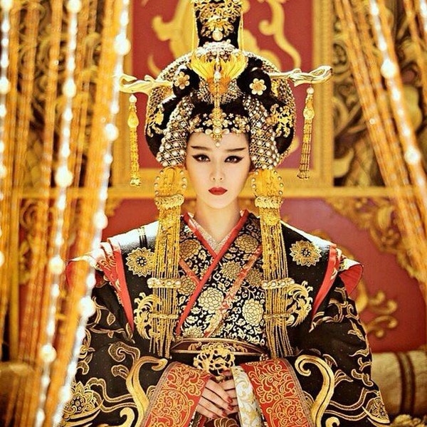 Những sự cố mái tóc muốn “độn thổ” của sao nữ Hoa Ngữ