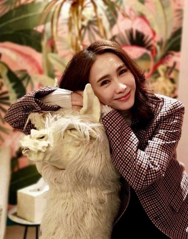 Ngắm ảnh thanh xuân của mỹ nhân TVB
