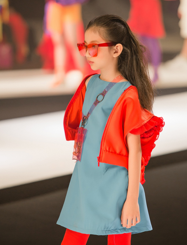 Những cô con gái nhà sao Việt thả dáng điêu luyện trên sàn catwalk