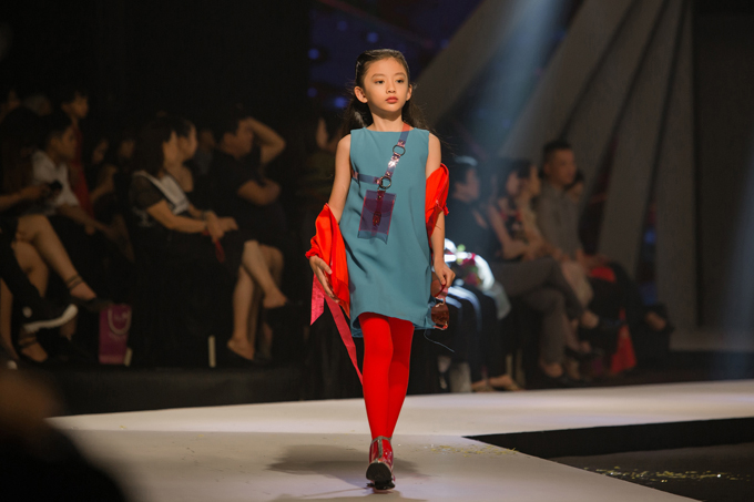Những cô con gái nhà sao Việt thả dáng điêu luyện trên sàn catwalk