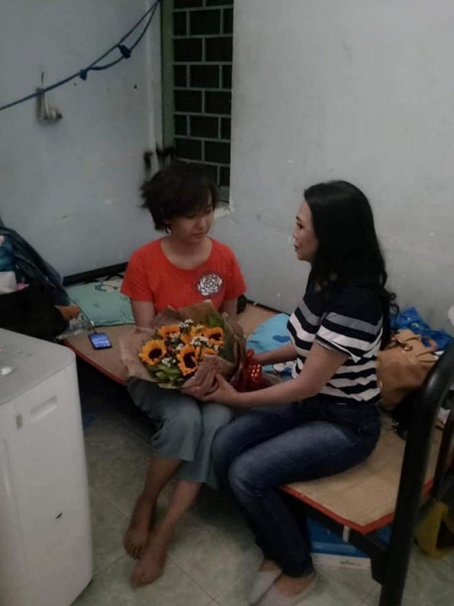 Người đẹp Việt đối mặt với nguy hiểm khi mang thai, sinh con
