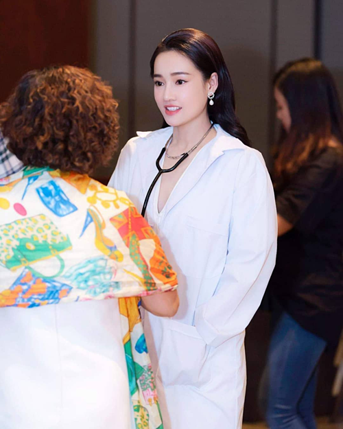 Nhã Phương đẹp xuất sắc, Đặng Thu Thảo vướng nghi vấn mang bầu lần hai
