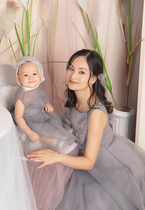 Nhã Phương đẹp xuất sắc, Đặng Thu Thảo vướng nghi vấn mang bầu lần hai