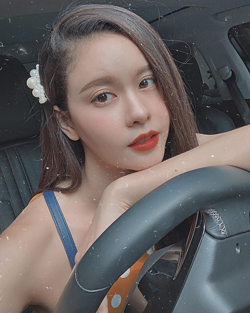 Nhã Phương đẹp xuất sắc, Đặng Thu Thảo vướng nghi vấn mang bầu lần hai