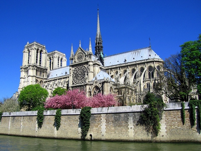Nhà thờ Đức Bà Paris - biểu tượng văn hóa của nước Pháp