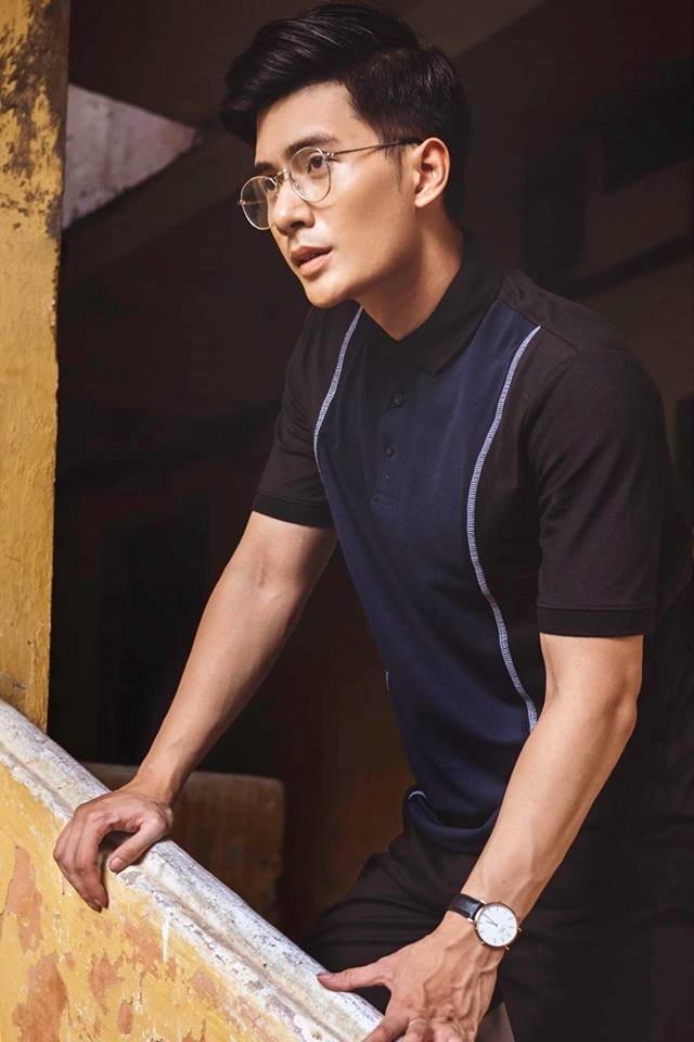 Nhan sắc chàng thị vệ si tình trong Anh ơi ở lại của Chi Pu