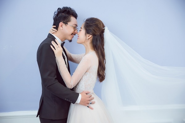 Những cặp sao Việt gây ấn tượng với bộ ảnh kỷ niệm cưới sau 1 thập kỷ