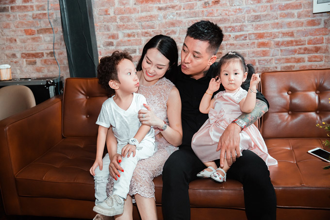 Những “chú ngựa hoang” Vbiz hoá người người chồng người cha mẫu mực