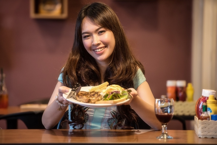 Những tuyệt chiêu giúp phụ nữ không cần ăn kiêng vẫn đẹp như người mẫu