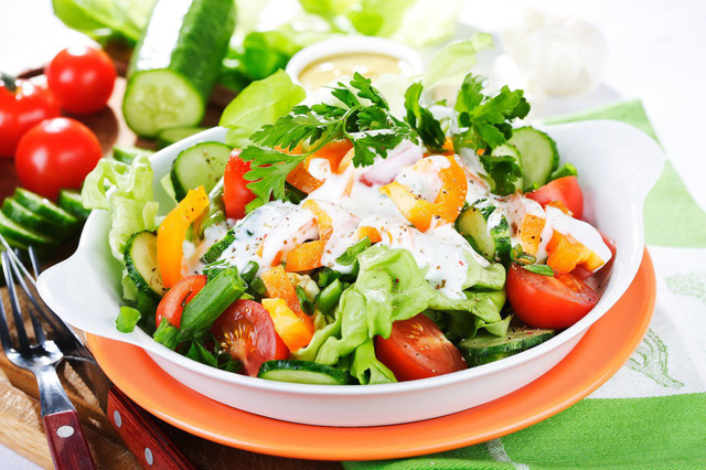 Ở tuổi 52, xà tinh đẹp nhất Hồng Kông vẫn giữ được sự hấp dẫn nhờ bí