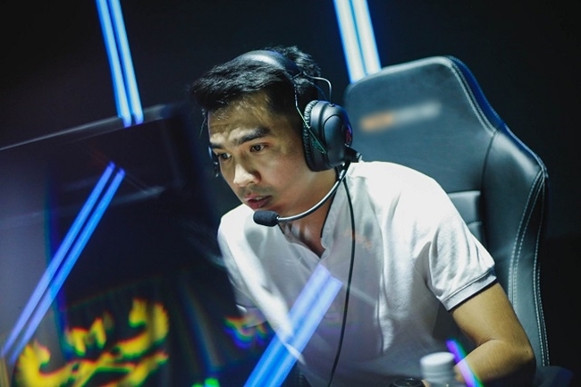 Pew Pew streamer “bất cần đời” từng hẹn hò với “hot girl bóng đá” Trâm