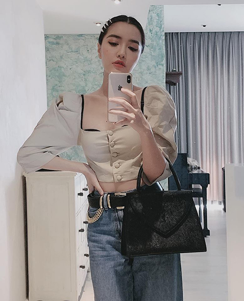 Phong cách thời trang ngày càng táo bạo của Bích Phương