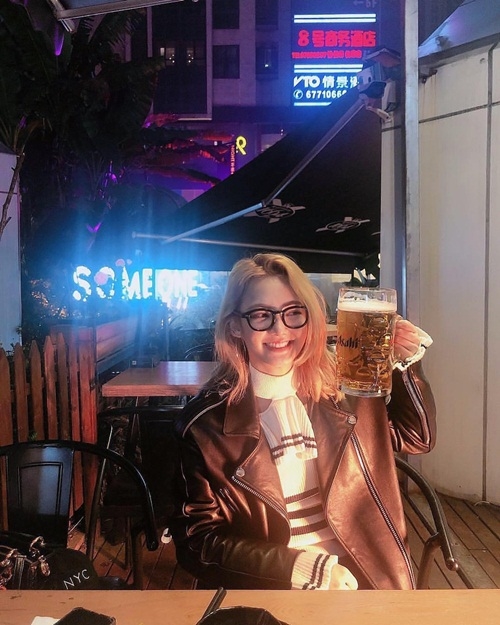 Ảnh hot sao Hàn: Lisa vô tình lộ vòng 3 phẳng lì