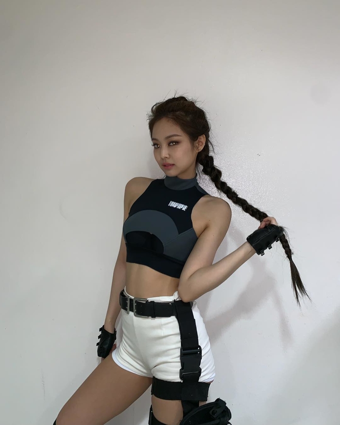 Ảnh hot sao Hàn: Lisa vô tình lộ vòng 3 phẳng lì