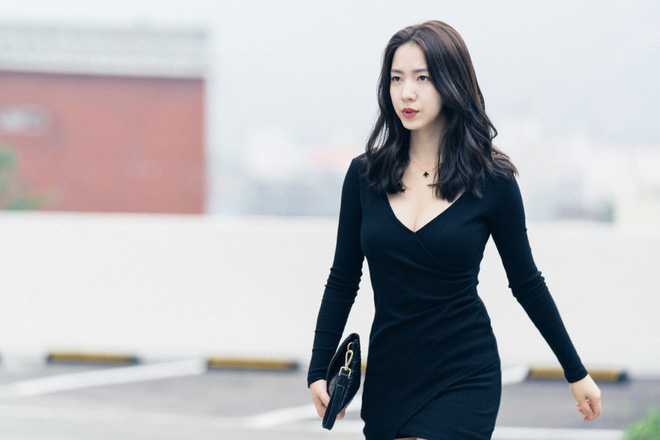 Sao nữ chăm khoe ngực nhất xứ Hàn: Cứ lên hình là phải khoe thềm ngực