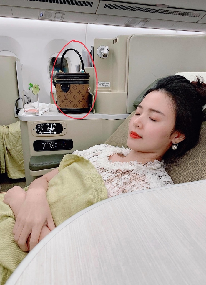 Sao Việt mất đồ hiệu và những chuyện cười ra nước mắt