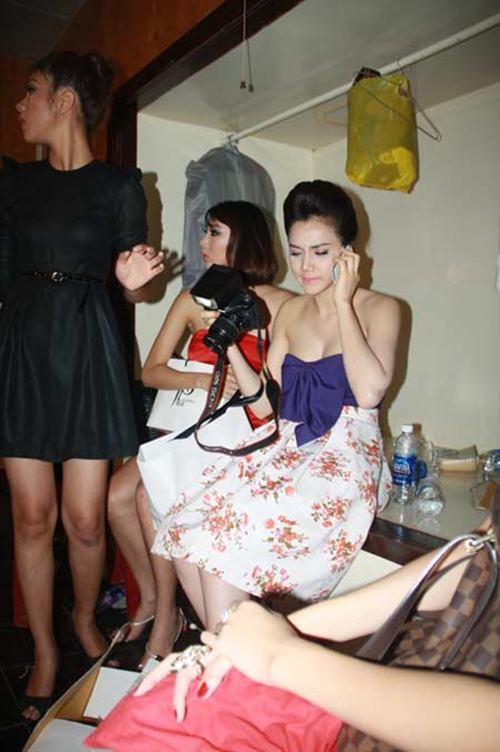 Sao Việt mất đồ hiệu và những chuyện cười ra nước mắt