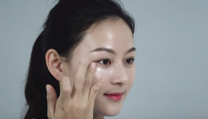 Những câu hỏi thường gặp khi sử dụng kem mắt