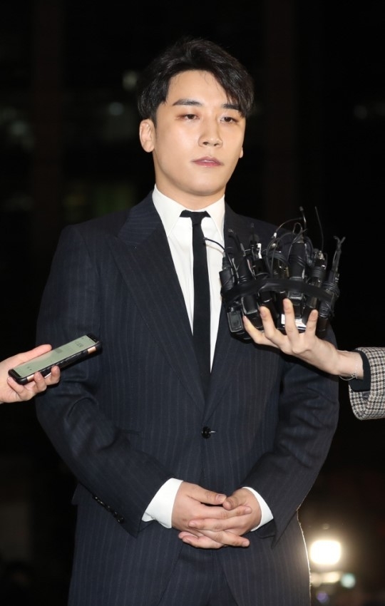 Seungri, Park Yoochun những Chàng trai vàng của làng bê bối nhấn chì