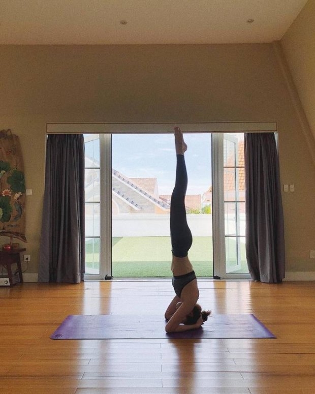 Học sao Việt cách giữ vóc dáng thanh xuân chuẩn đẹp với bộ môn Yoga