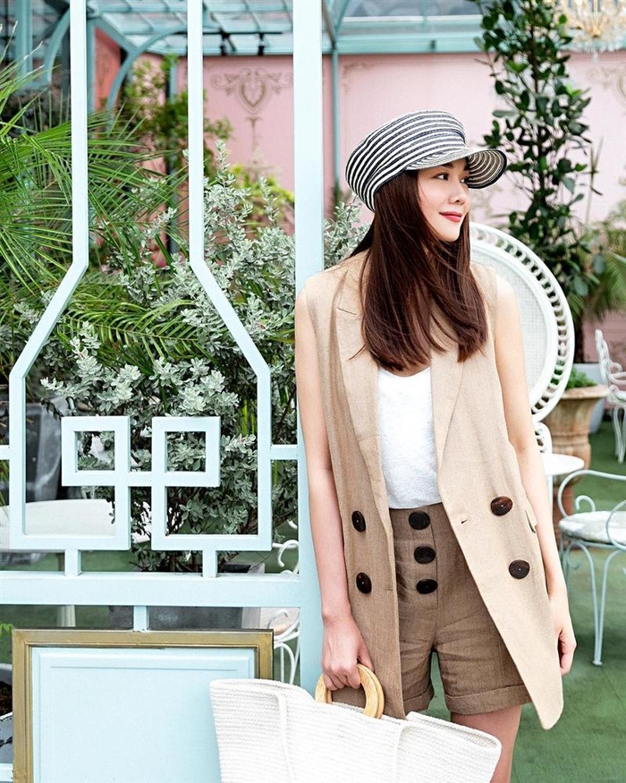 Phong cách sao Việt: Nhã Phương nhận điểm 10 thanh lịch